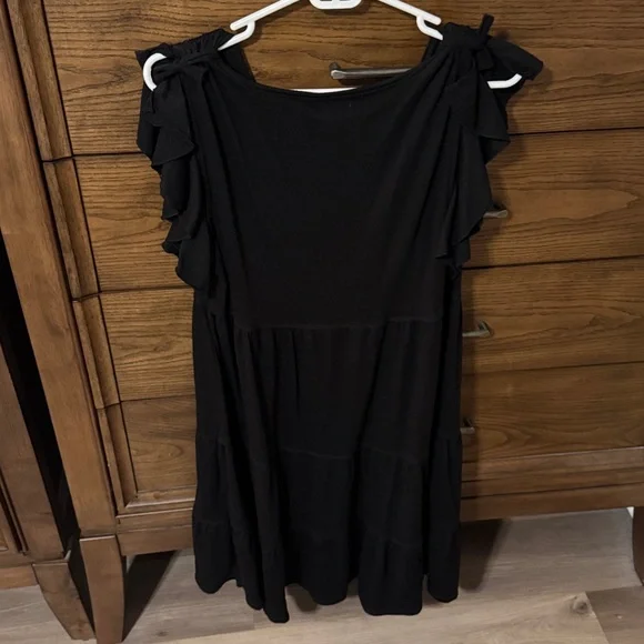 Max Studio black tiered dress - Picture 2 of 5